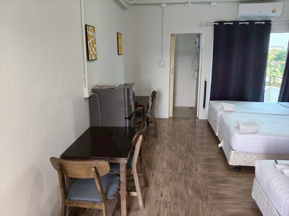 Quadruple Room with Balcony photo 2