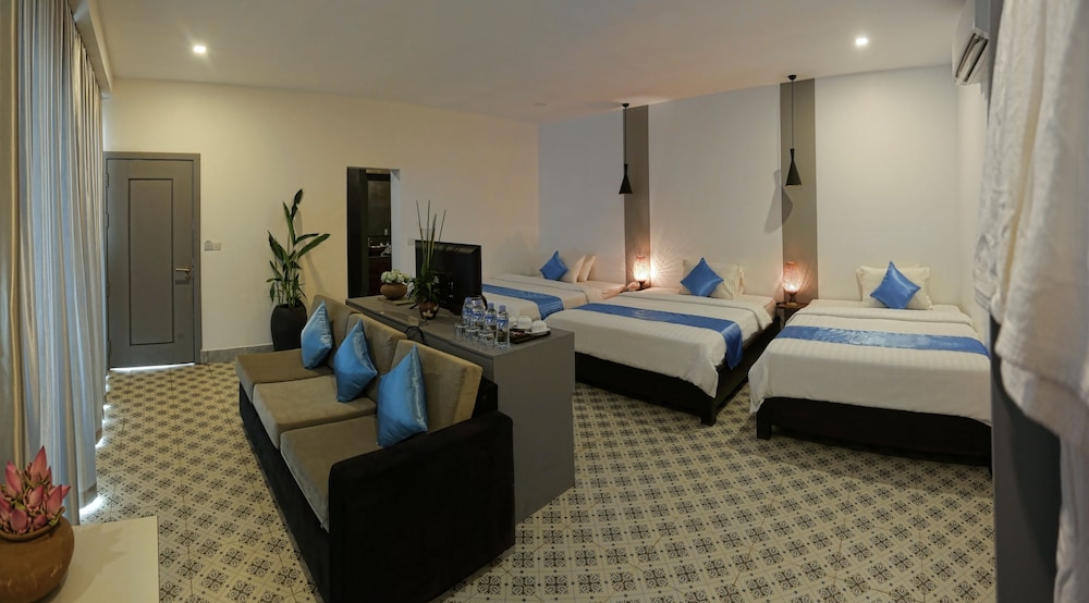 Deluxe Family Suite Private Balcony with Pool View (Free Airport Pick up)