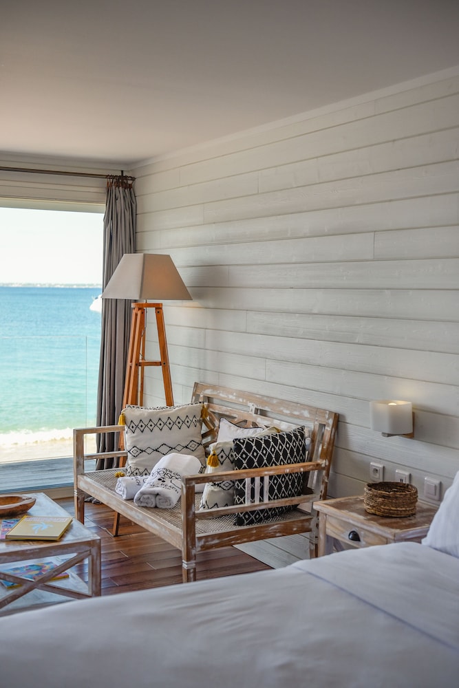Comfort Double Room, 1 King Bed, Terrace, Ocean View photo 3