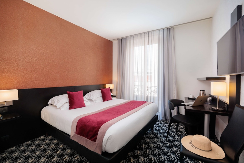 Standard Room, 1 King Bed, Non Smoking (Twin bed on request) - Photo 1