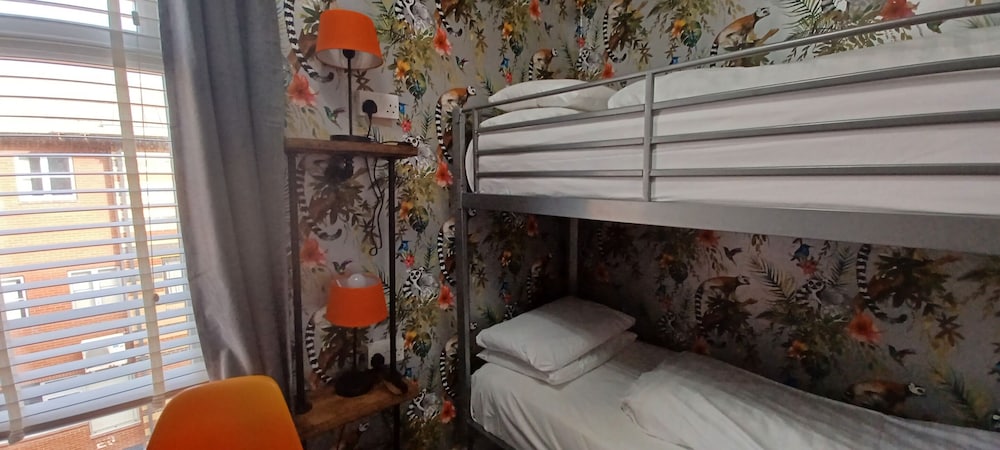 Twin Room, Ensuite - Photo 10