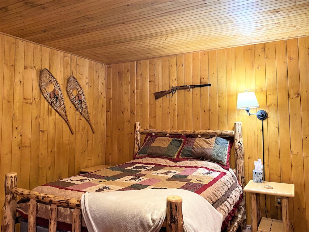 Saloon Cabin photo 3