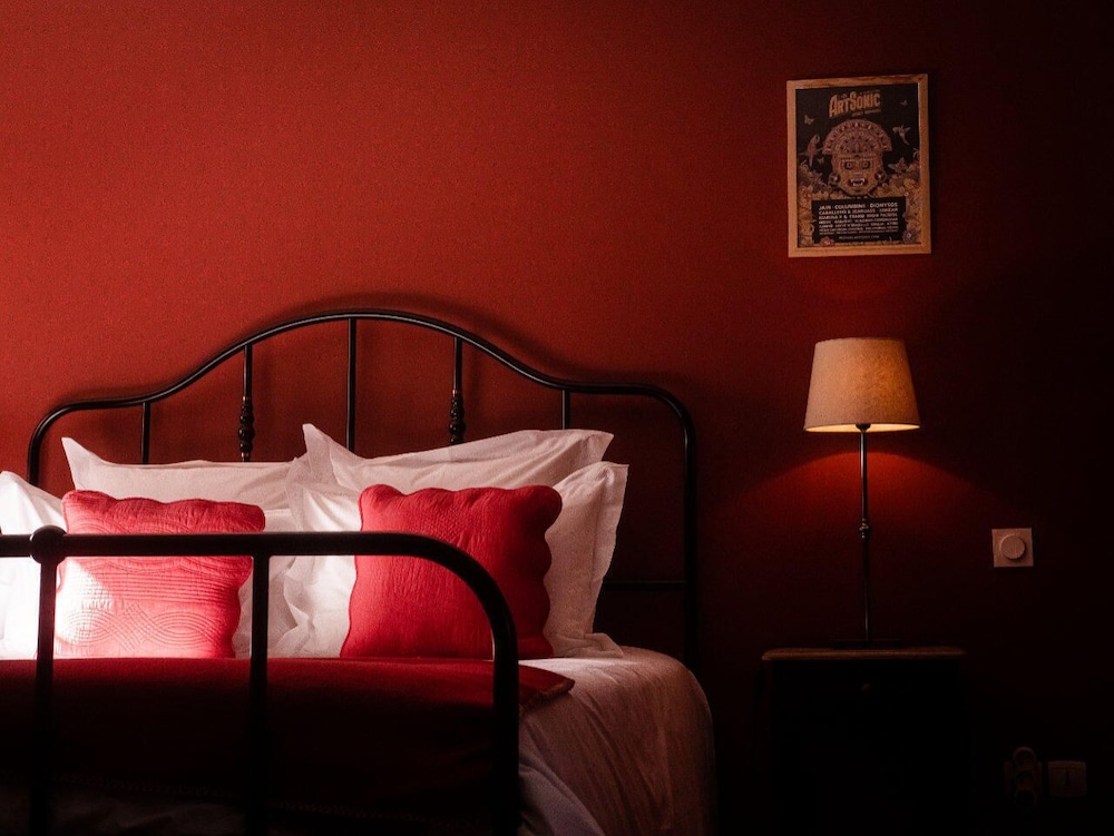 Classic Triple Room, Ensuite (Chambre Rouge) - Photo 2