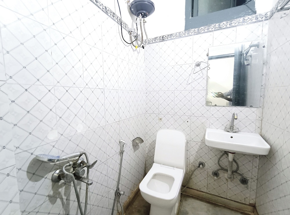 Deluxe Room - Photo 16