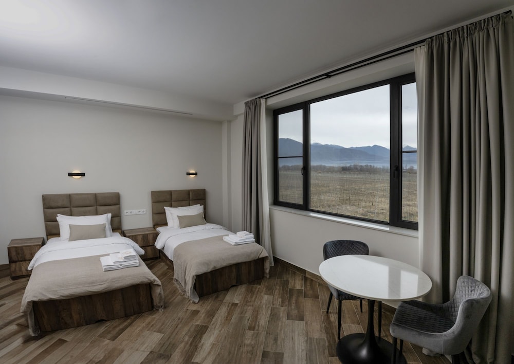 Superior Double Room, Mountain View photo 3