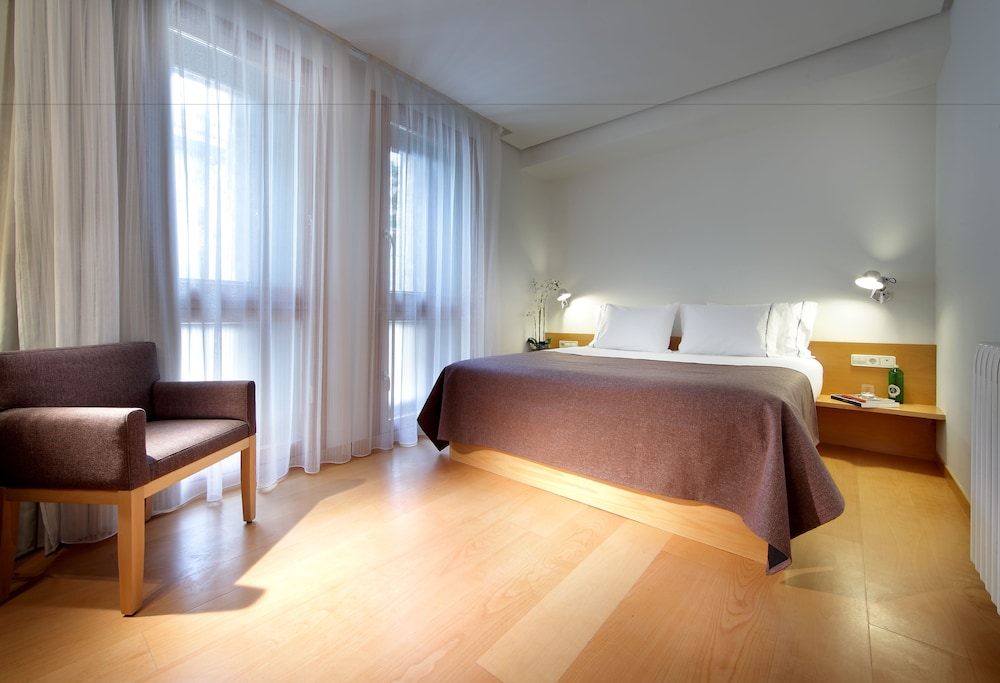 Double Room - Photo 6