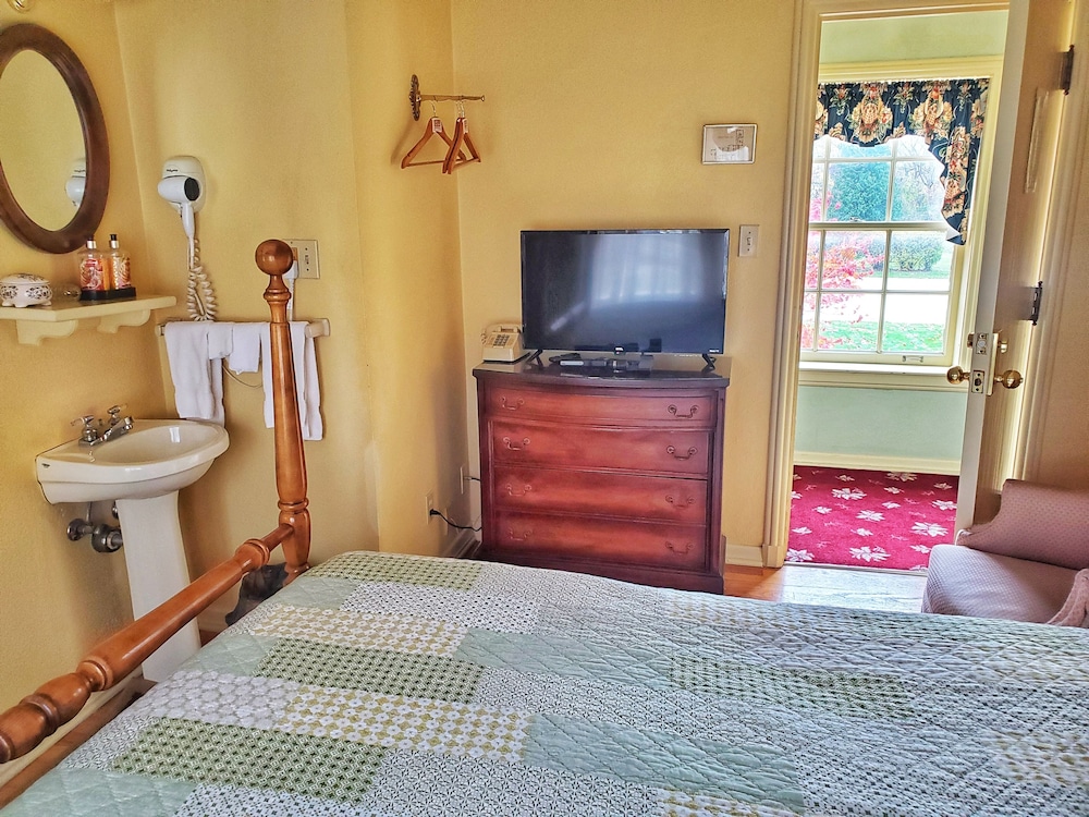Comfort Room, 1 Queen Bed photo 3