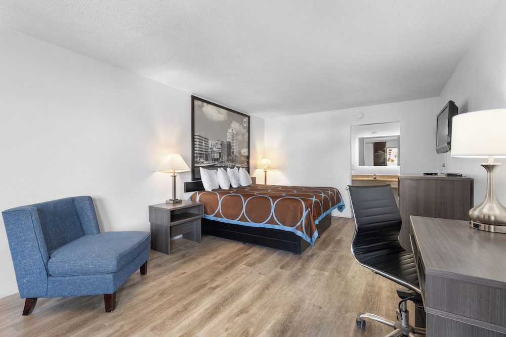 Standard Room, King Bed, Pool Side photo 1