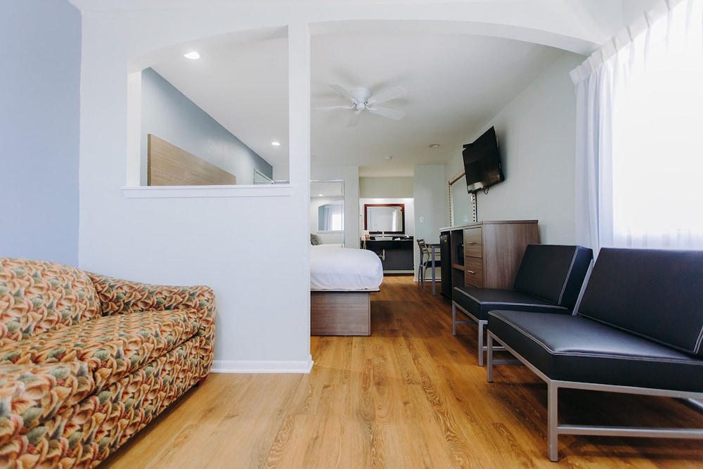 Executive Room, 1 King Bed with Sofa bed, Non Smoking photo 2