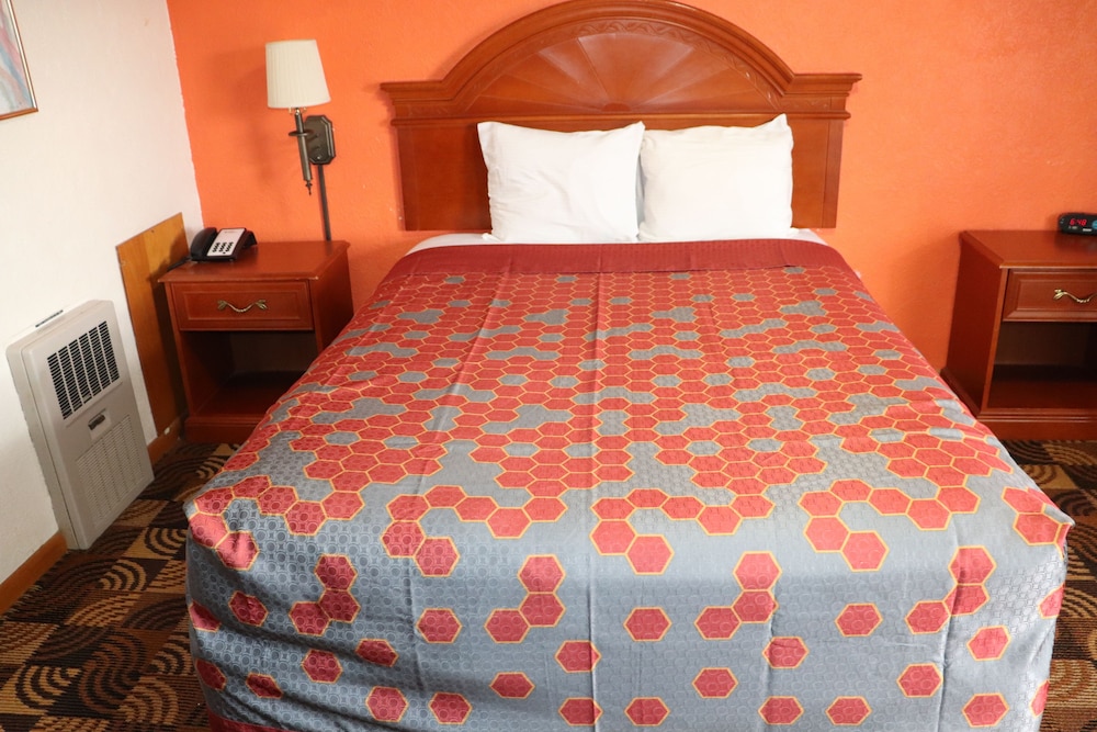 Room, 1 Queen Bed photo 1