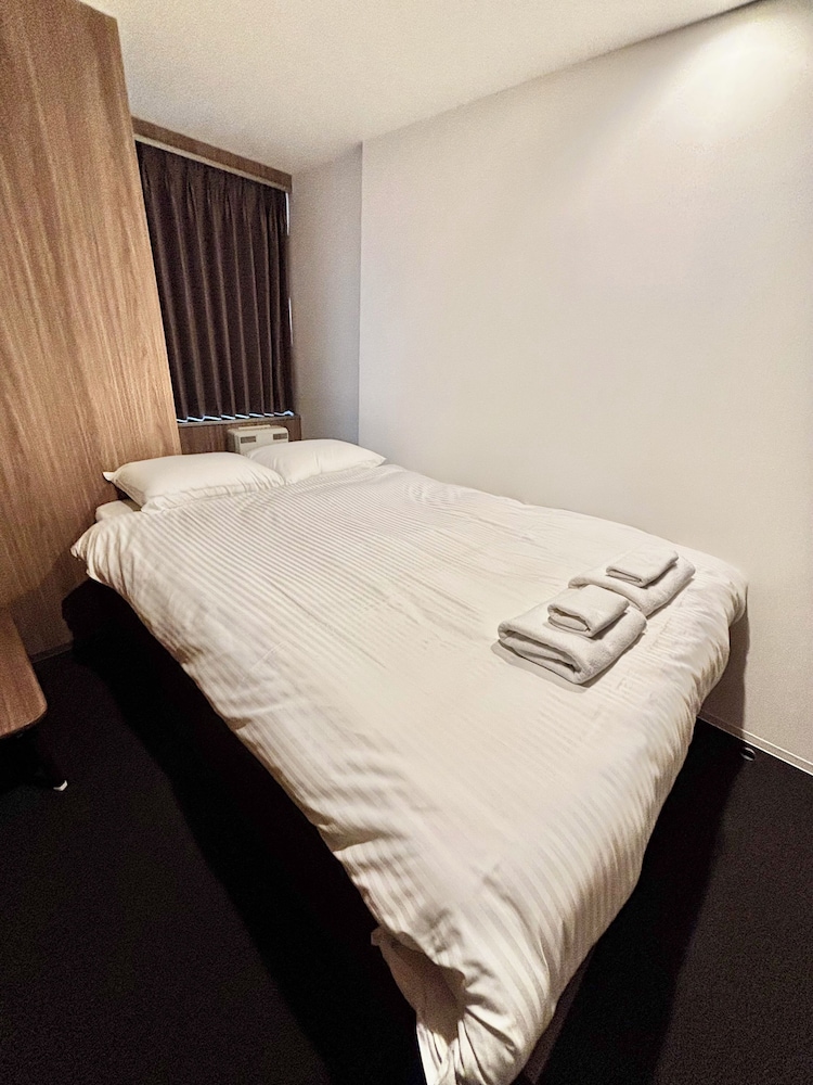 Basic Double Room (Shared bathroom only) photo 1