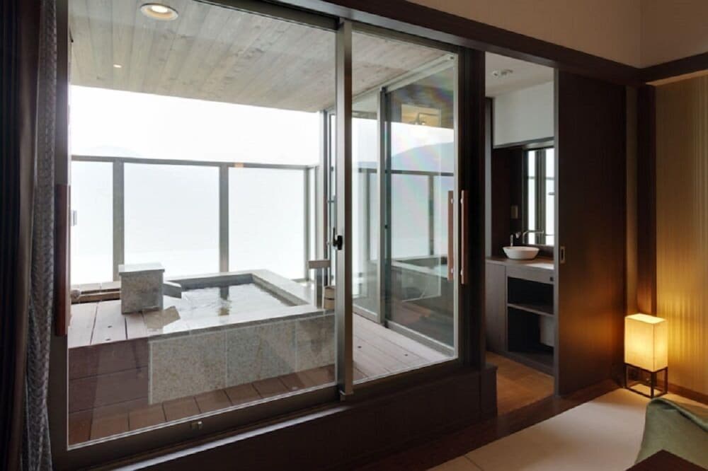 Main Building,Premier Deluxe Japanese Western Room with Private Open Air Bath, Non-Smoking photo 3