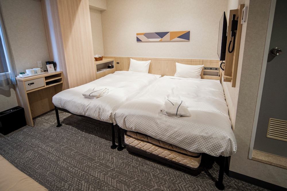 Standard Twin Room, Non Smoking - Photo 1