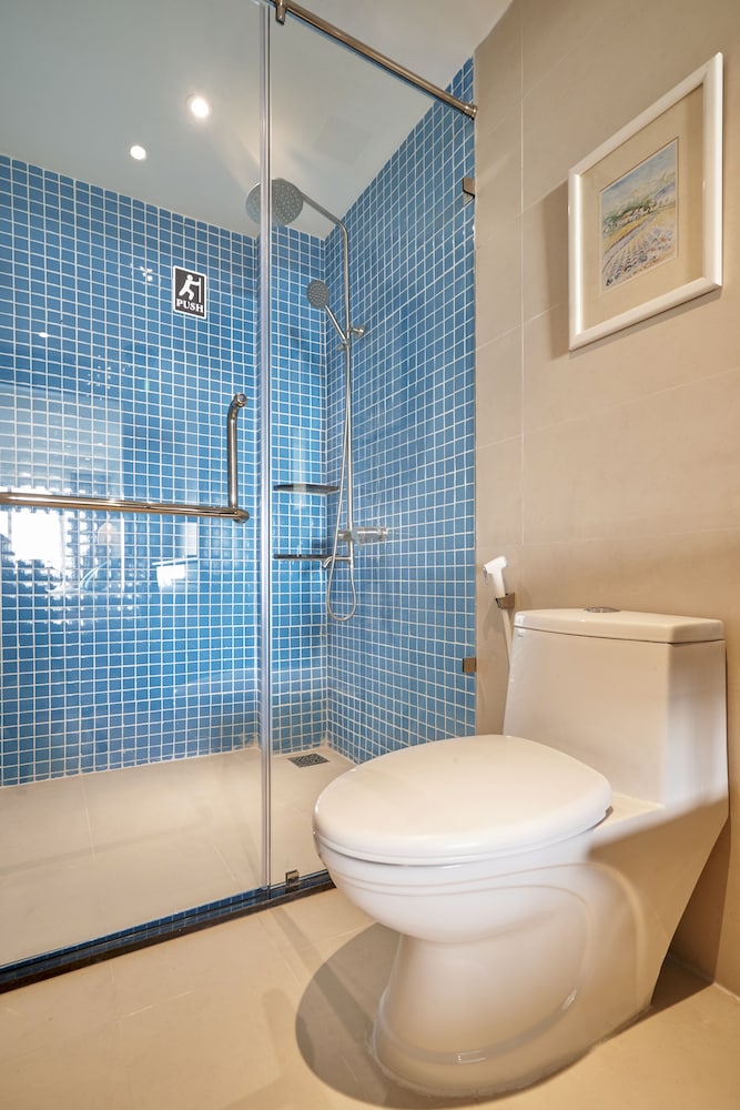 Standard Double Room - Photo 9