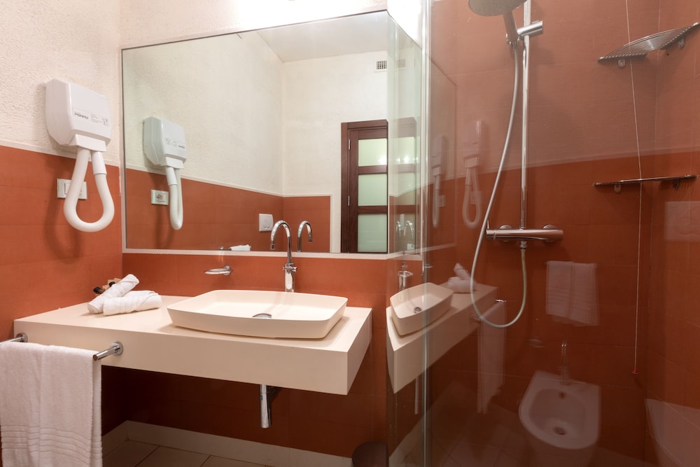 Comfort Quadruple Room - Photo 5