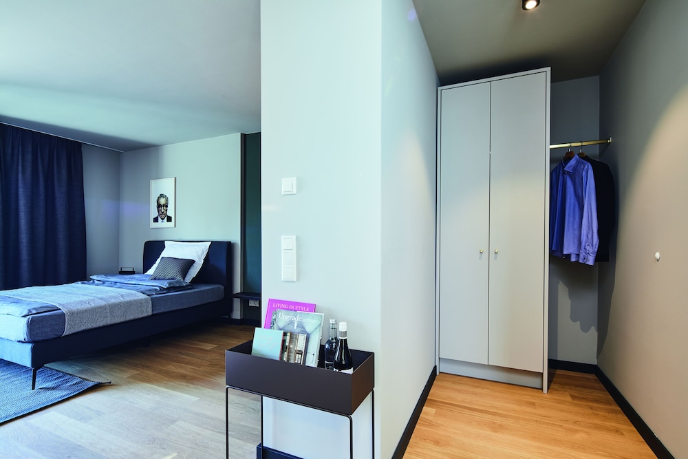 Apartment (Medium) - Photo 8