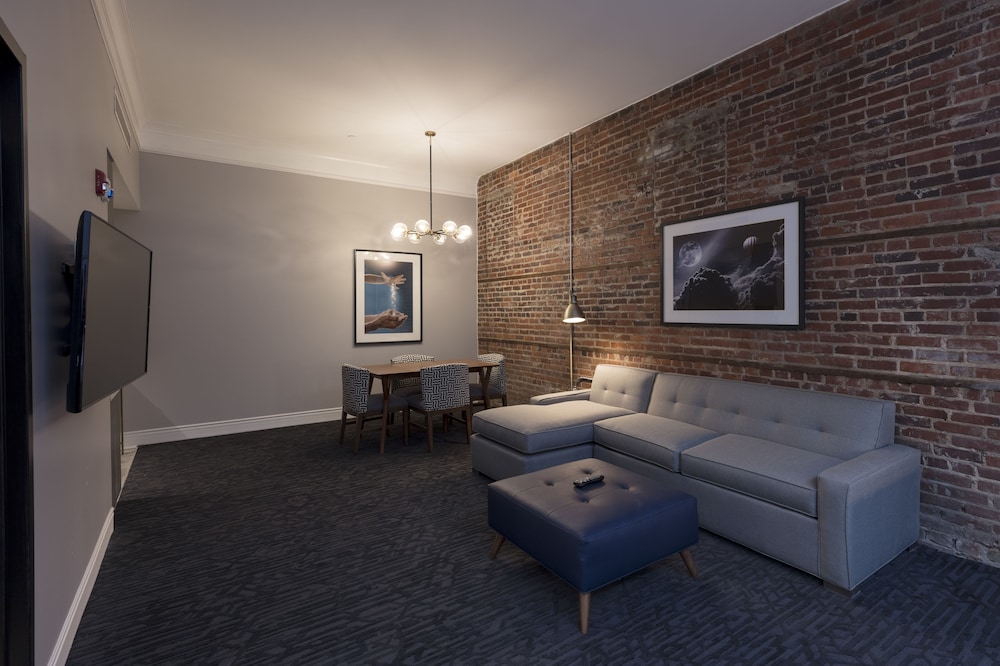 Trundle King Extended Stay photo 3