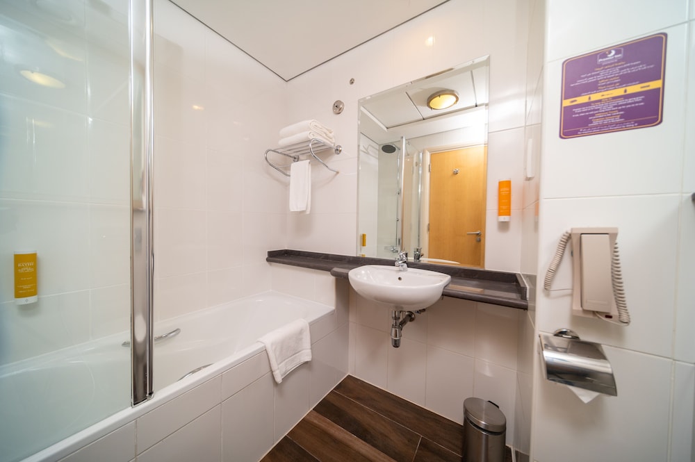 Double Room, Non Smoking (Free Shuttle To Metro 4x Daily) photo 3