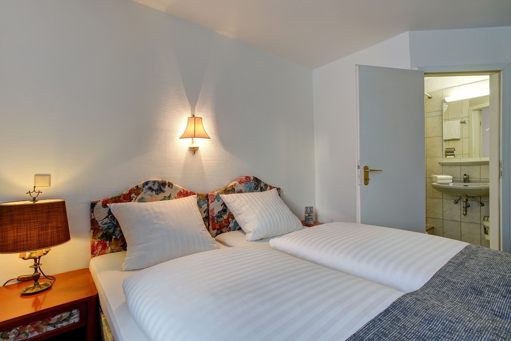 Standard Room, 1 Double Bed photo 3