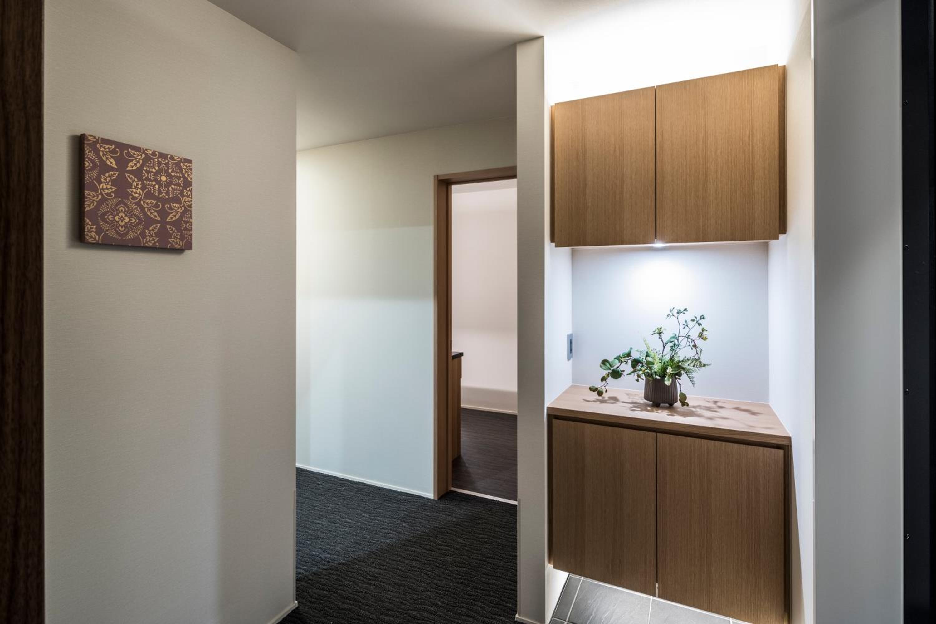2 Bedroom Executive Suite with Kitchenette photo 2