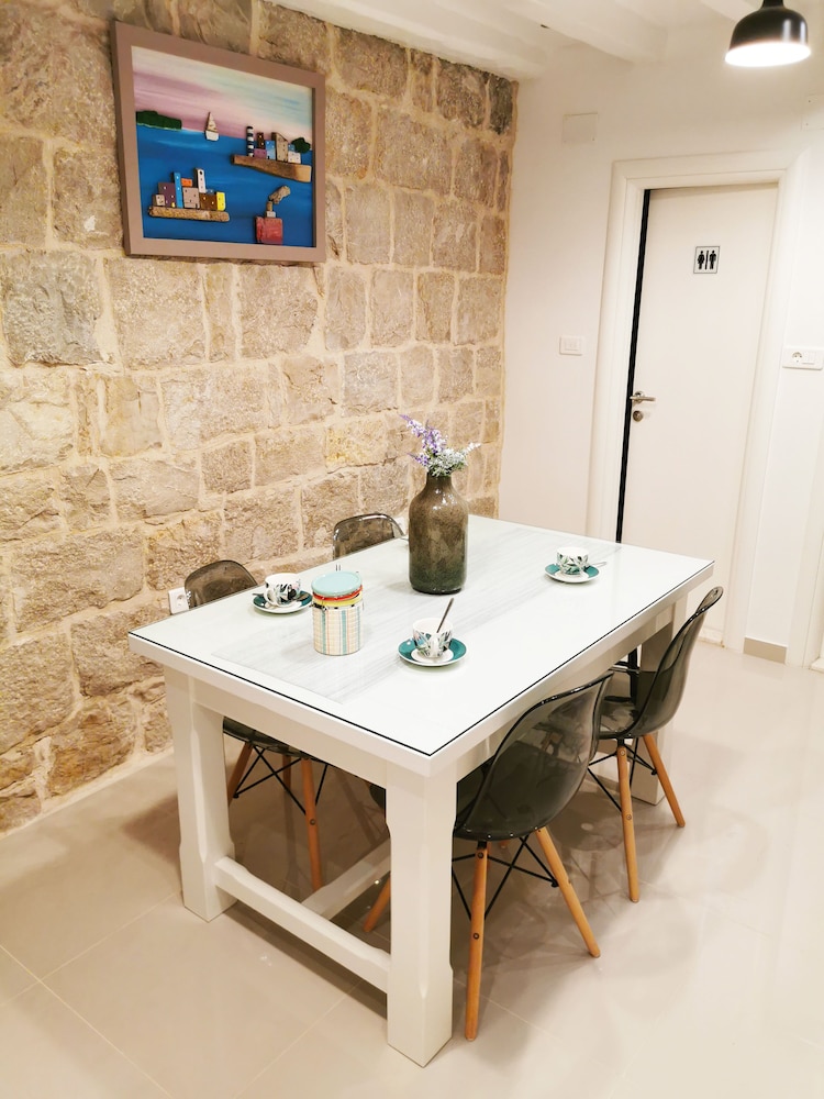 City Villa, 3 Bedrooms, Kitchen - Photo 18