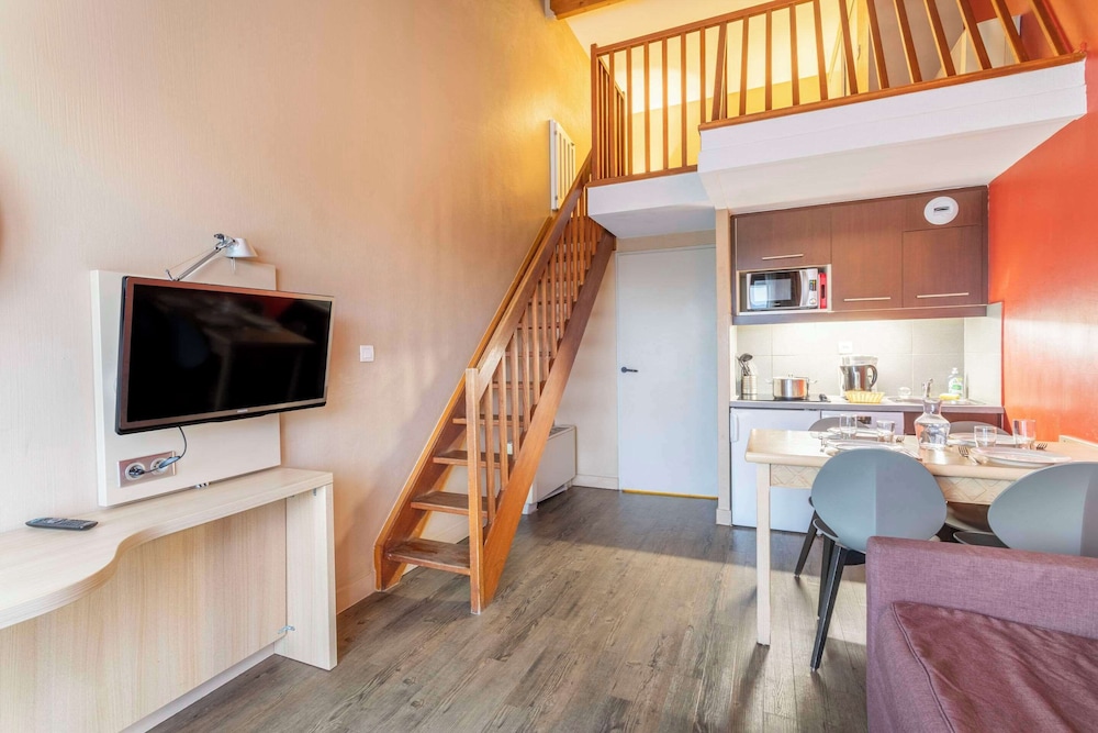 Studio Familial en Duplex - Accés piscine photo 3