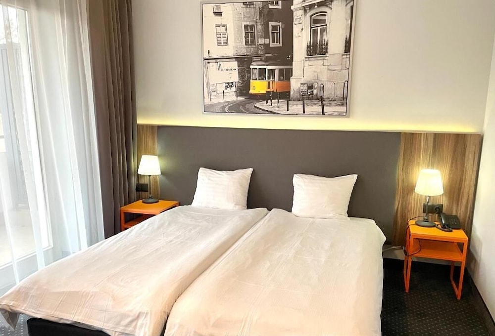 Standard Double Room, 1 Bedroom, Non Smoking photo 3