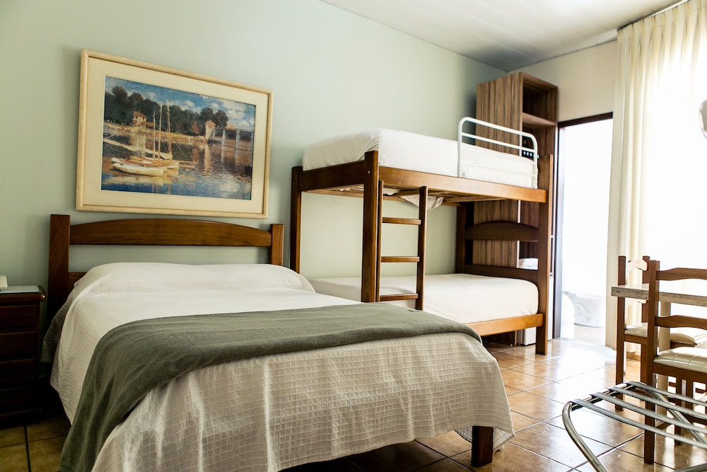 Executive Quadruple Room photo 2