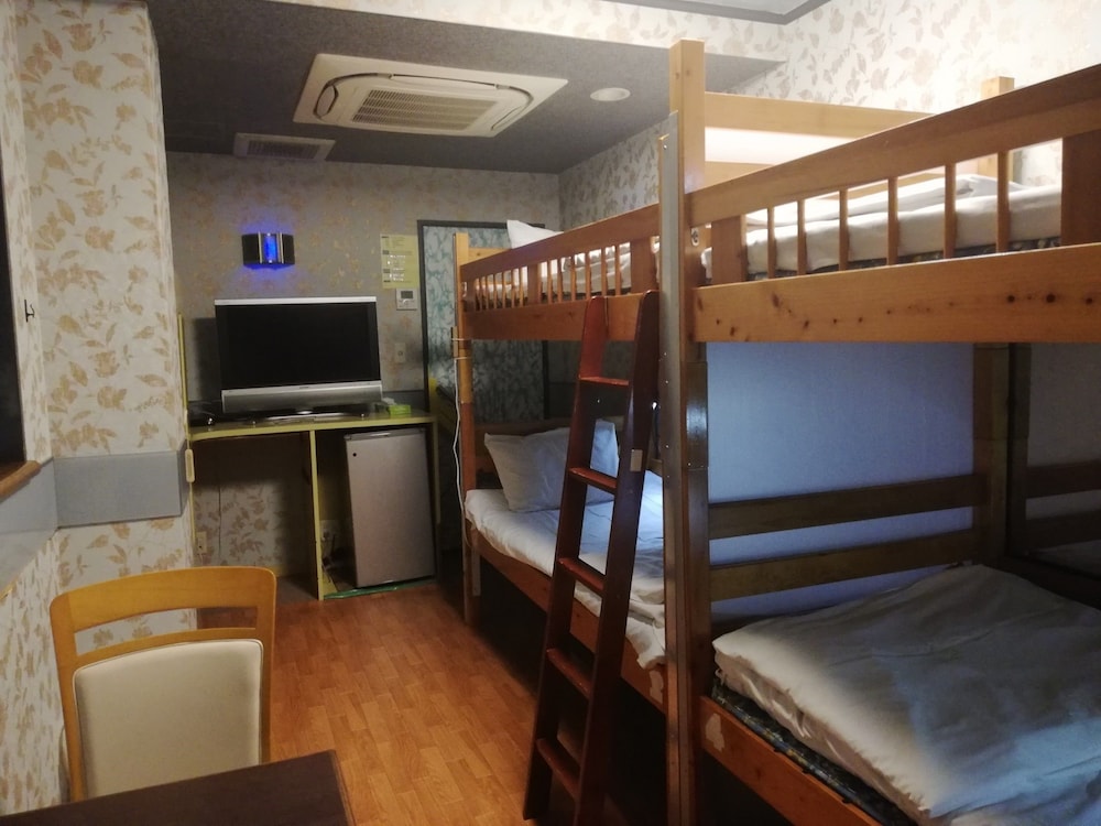 Quadruple Room with Bathroom photo 2