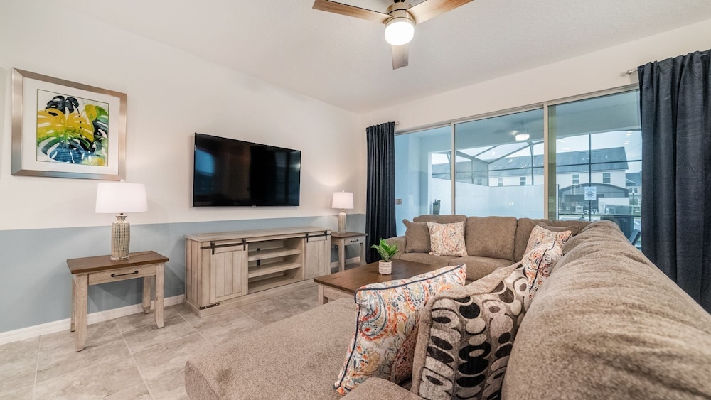 House, Multiple Beds, Pool Access (ADT8972)