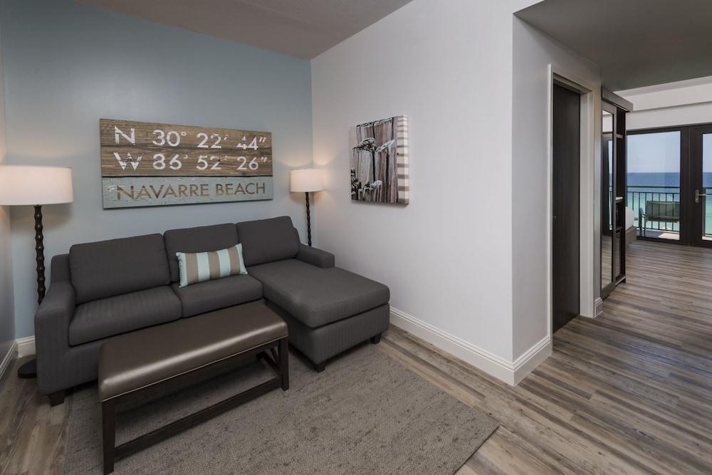 Suite, 1 King Bed with Sofa bed (Mobility Accessible, Tub)