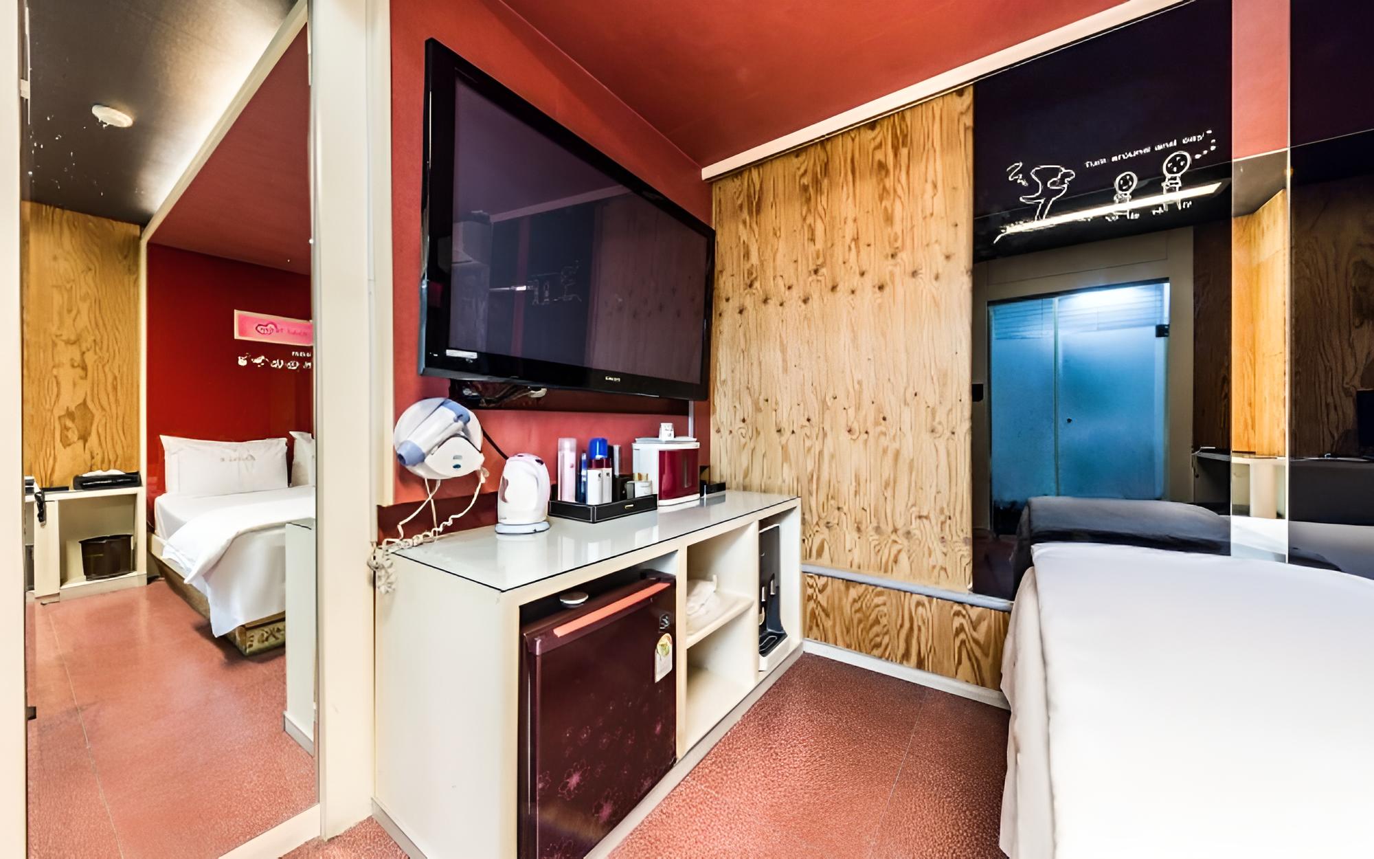 Room (Standard Room) - Photo 1