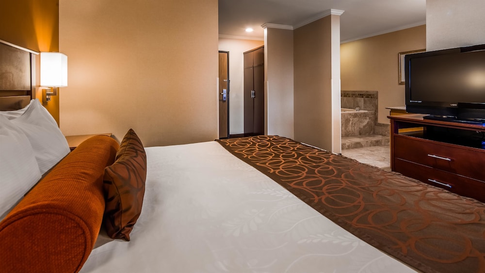 Suite, 1 King Bed, Non Smoking, Jetted Tub (Oversized Room)