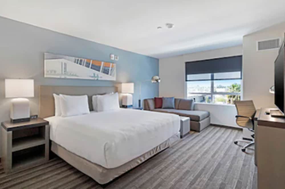 Room, 1 King Bed, Accessible