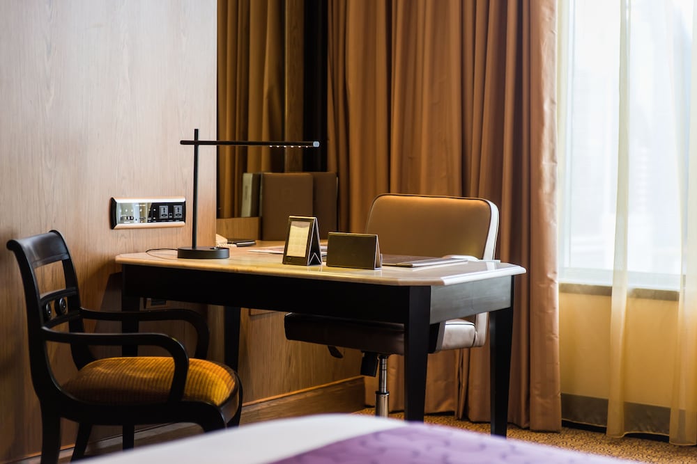 Grand Room, 1 King Bed
