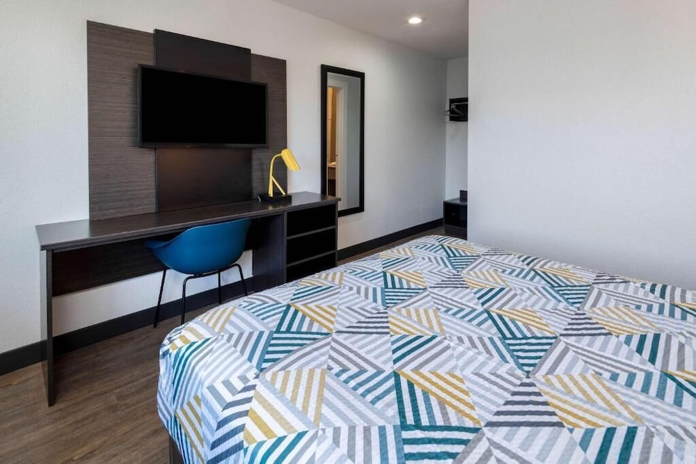 Standard Room, 1 Queen Bed, Non Smoking