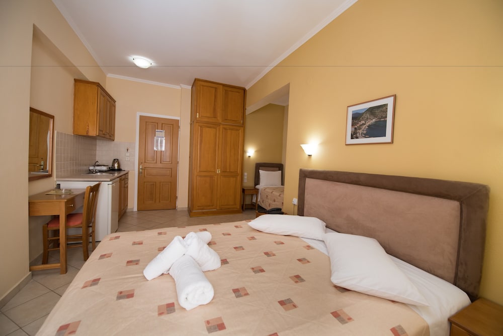 Standard Triple Room, Mountain View photo 1