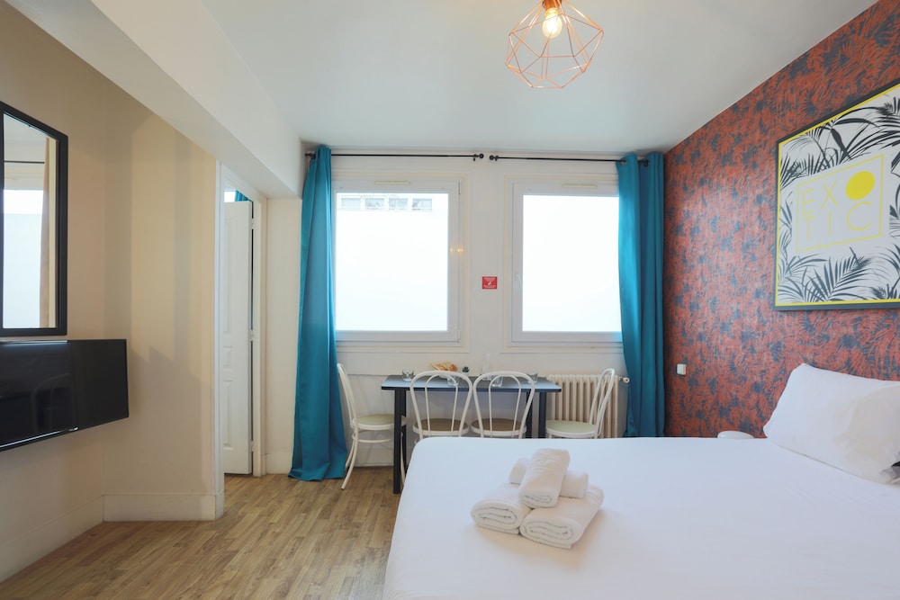 Apartment photo 2