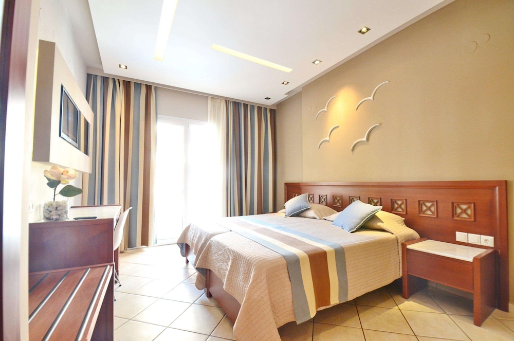Twin Room, Pool View - Photo 1