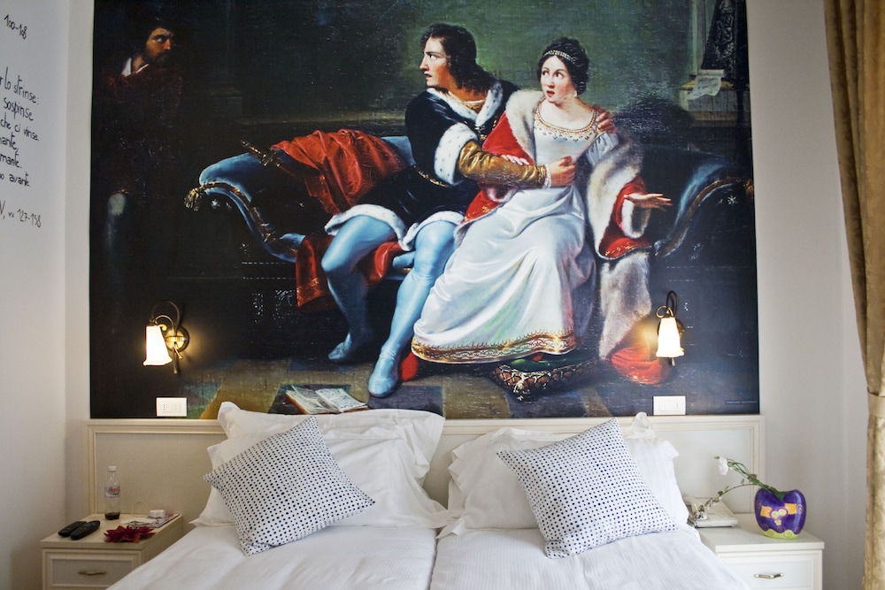 Double Or Twin Room (1 Hour Jacuzzi Included) - Photo 1