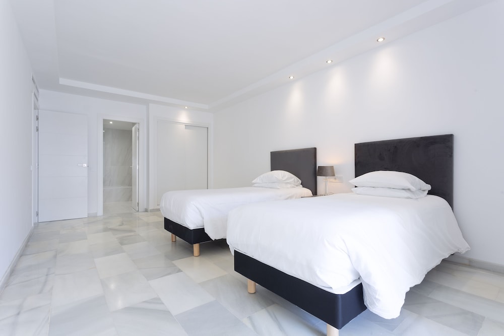 Apartamento de lujo, 3 habitaciones, jacuzzi, vista a la ciudad