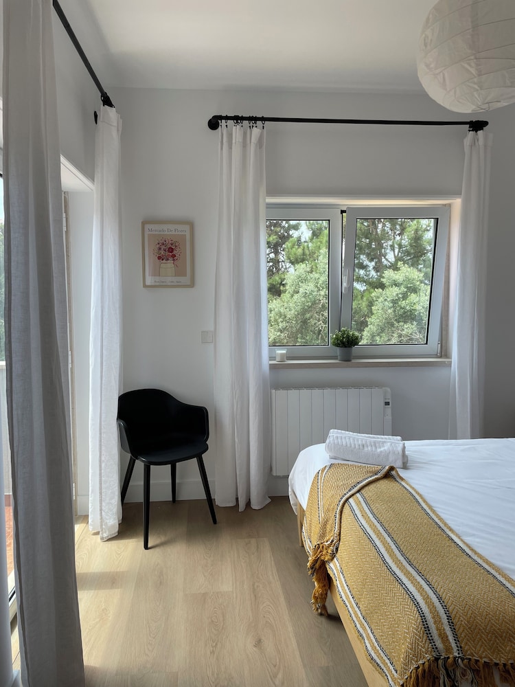 Studio Suite, 1 Queen Bed, Ensuite, Mountain View photo 2