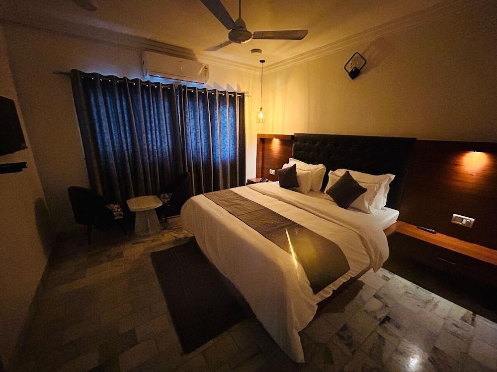 Classic Double Room