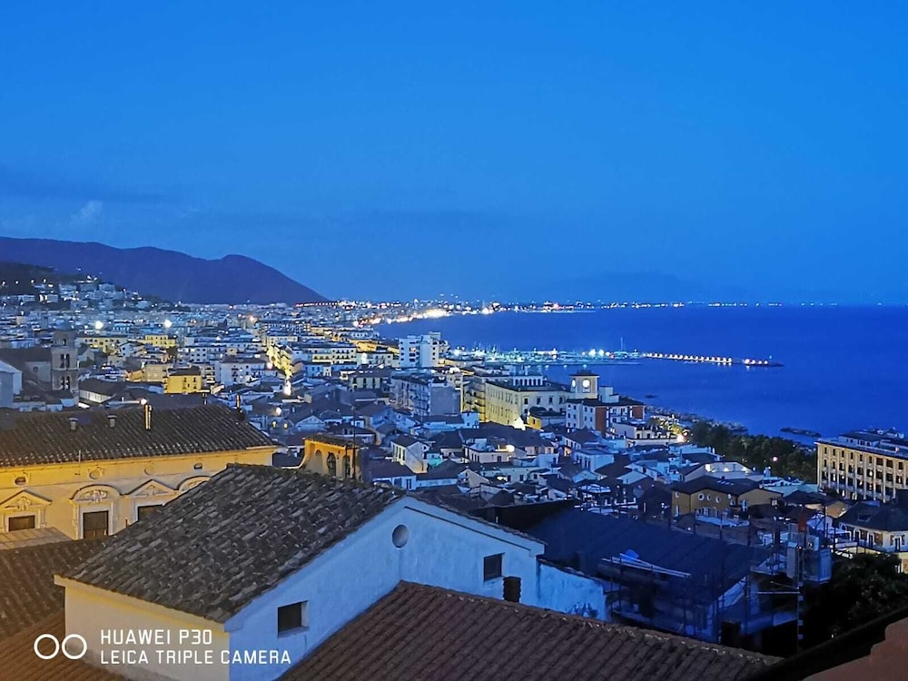 Family Room, Sea View (Via Porta di Ronca, 27) photo 2