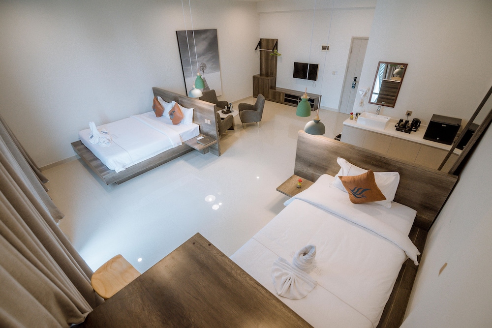 Deluxe Triple Room