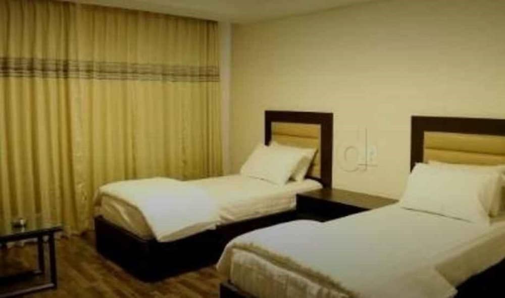 Executive Room - Photo 3