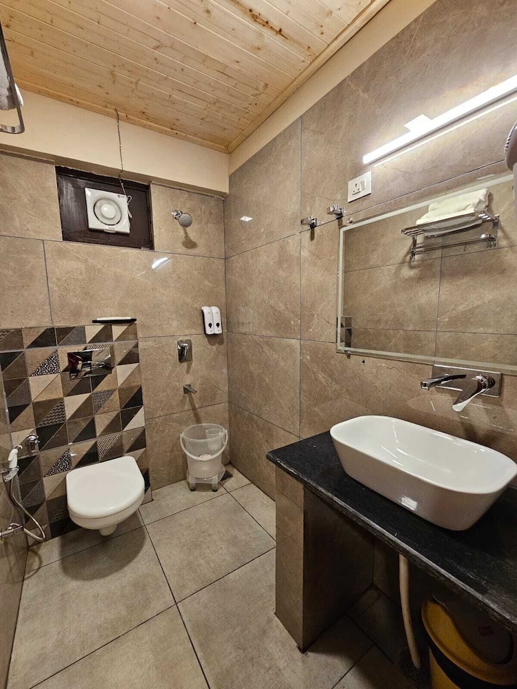 Premium Triple Room photo 3