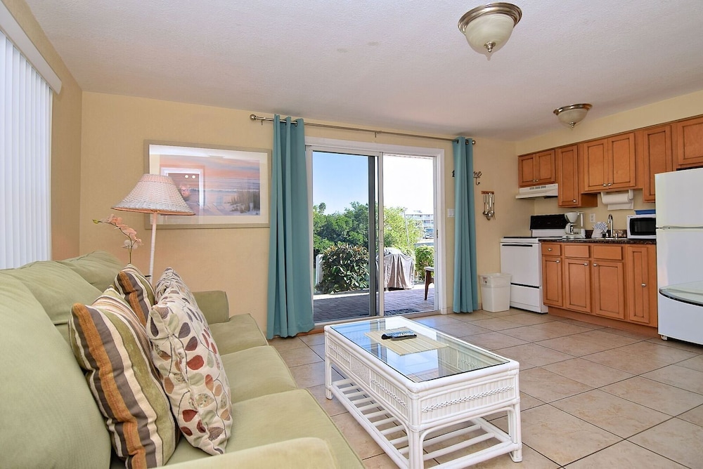Bayside One Bedroom Suite