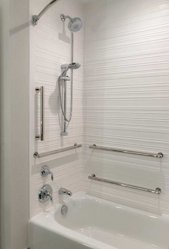 Standard Room, 2 Queen Beds, Accessible (Hearing, Mobility Tub) - Photo 5