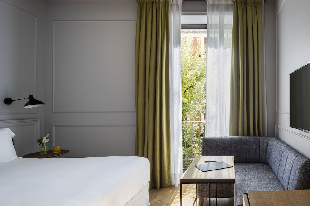 Deluxe Room - Photo 1